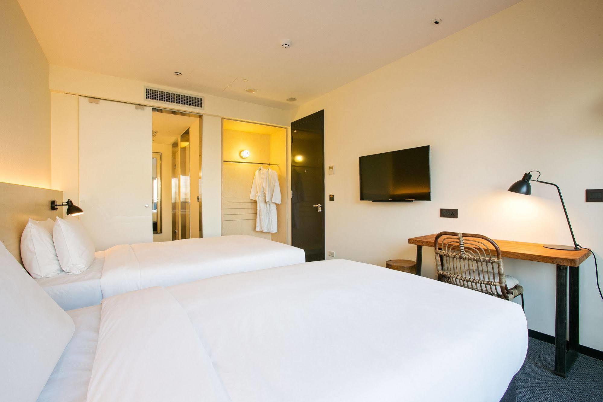 Amba Taipei Zhongshan Экстерьер фото