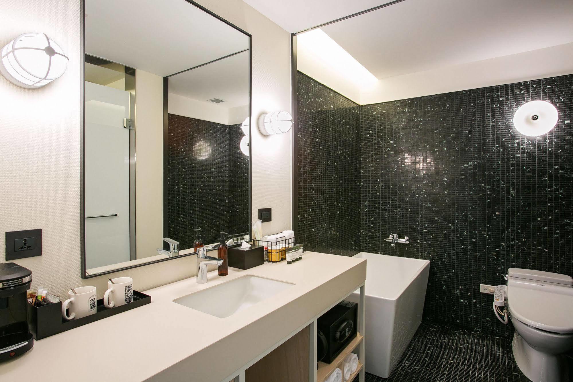 Amba Taipei Zhongshan Экстерьер фото